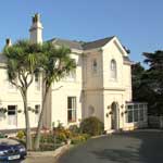 the muntham apartments torquay