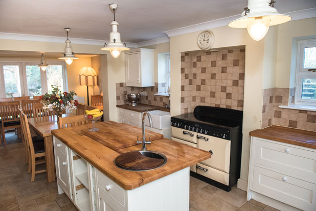 Hillview Farmhouse