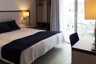 Parrots Sitges Hotel 1