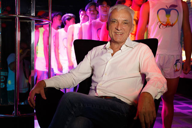 Gay Bar Chiang Mai We Love to entertain YOU